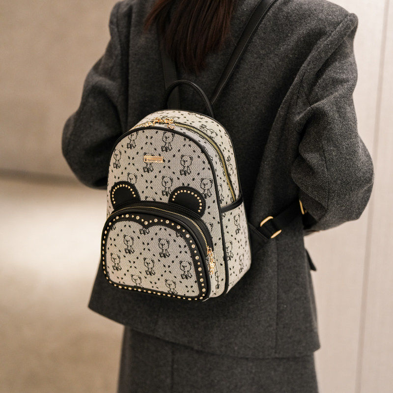 北包包2026新款双肩包女卡通百搭撞色帆布旅行书包潮小熊休闲背包