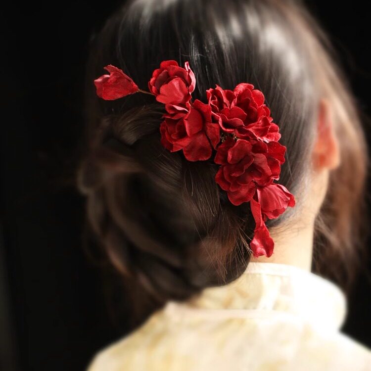 新中式新娘红色花朵夹发夹