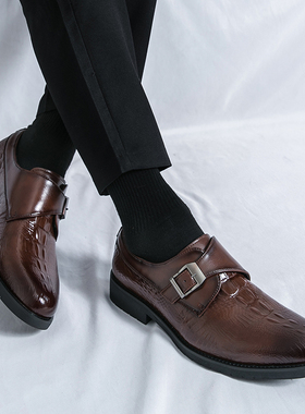 英伦皮鞋男2024秋季新款商务休闲尖头皮鞋简约搭扣软底舒适孟克鞋