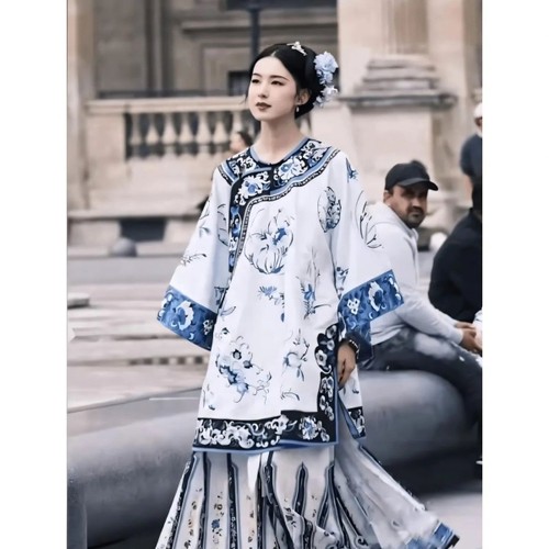 全套春夏格格旗装清朝服装晚清汉服女青花瓷仿刺绣印花上衣马面裙
