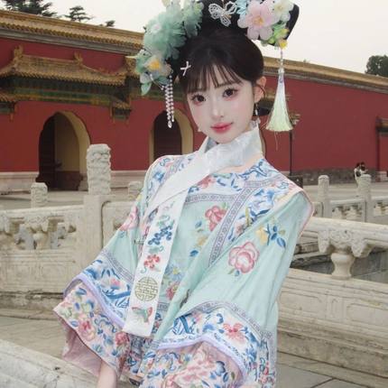 新款原创汉服清代印花古装旗装延吉旗袍公主清朝格格旅拍装连衣裙