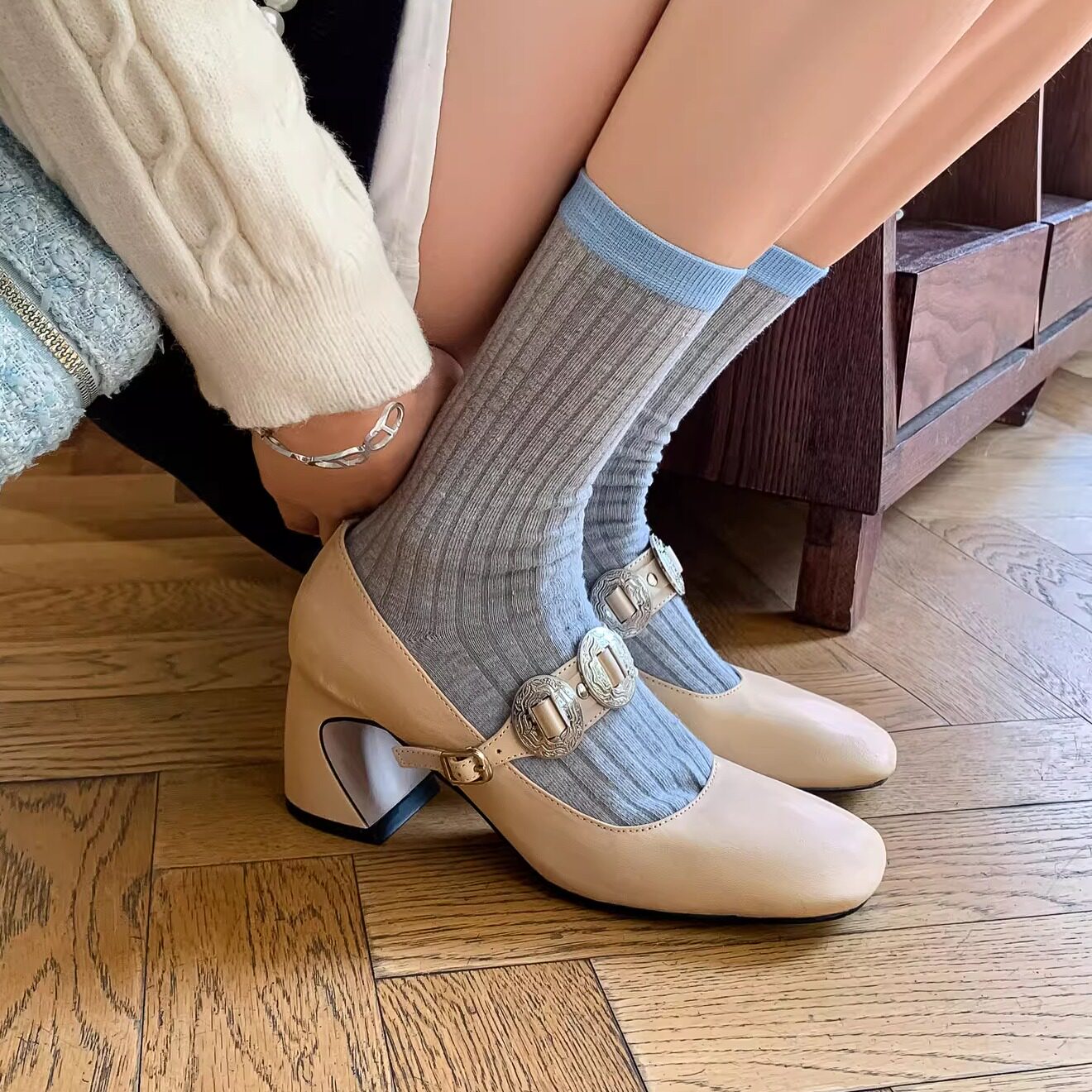 6.5cm真皮粗跟米白色浅口玛丽珍鞋女高跟方头一字式优雅百搭单鞋