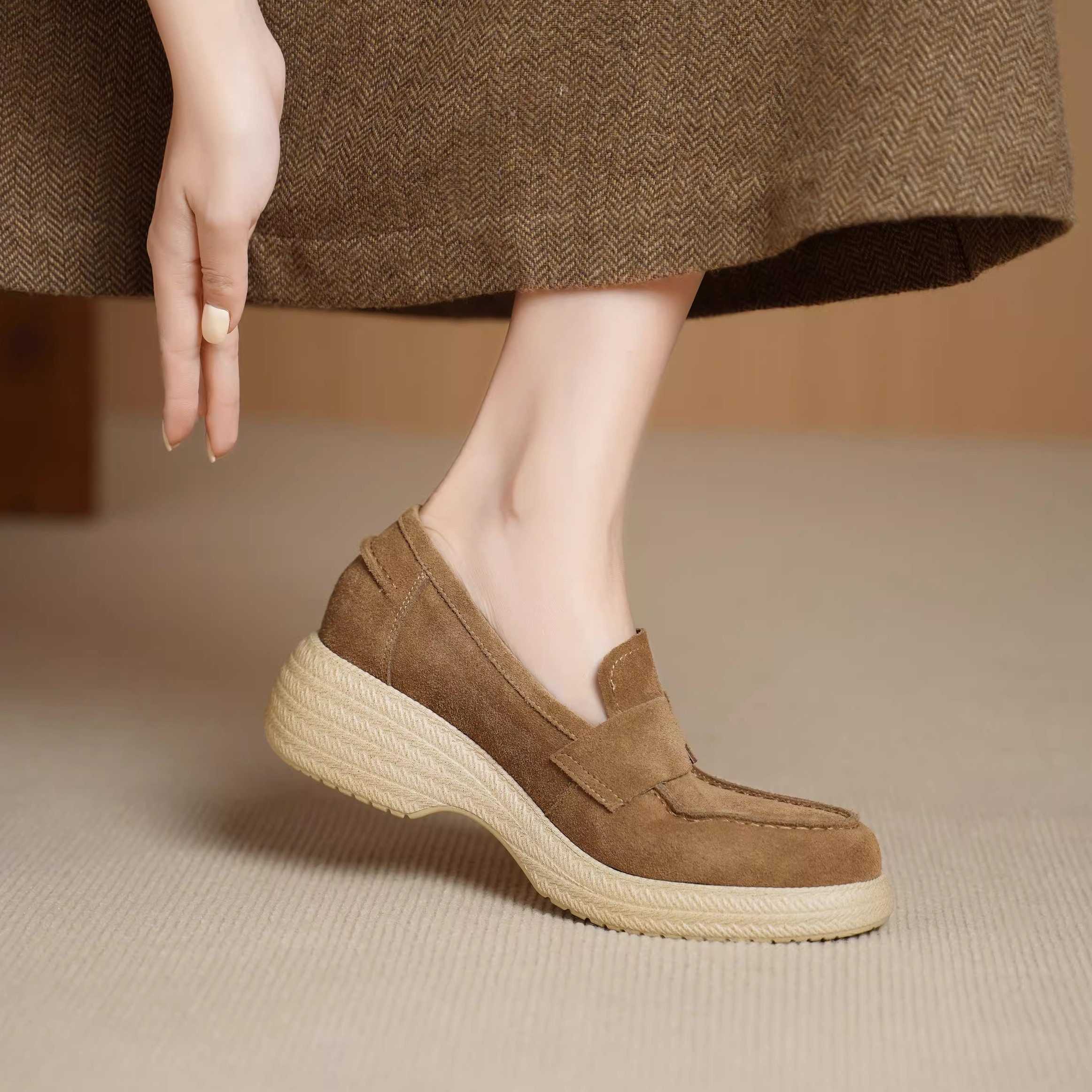 5cm磨砂真皮厚底杏色圆头乐福鞋女休闲坡跟松糕底复古风懒人单鞋