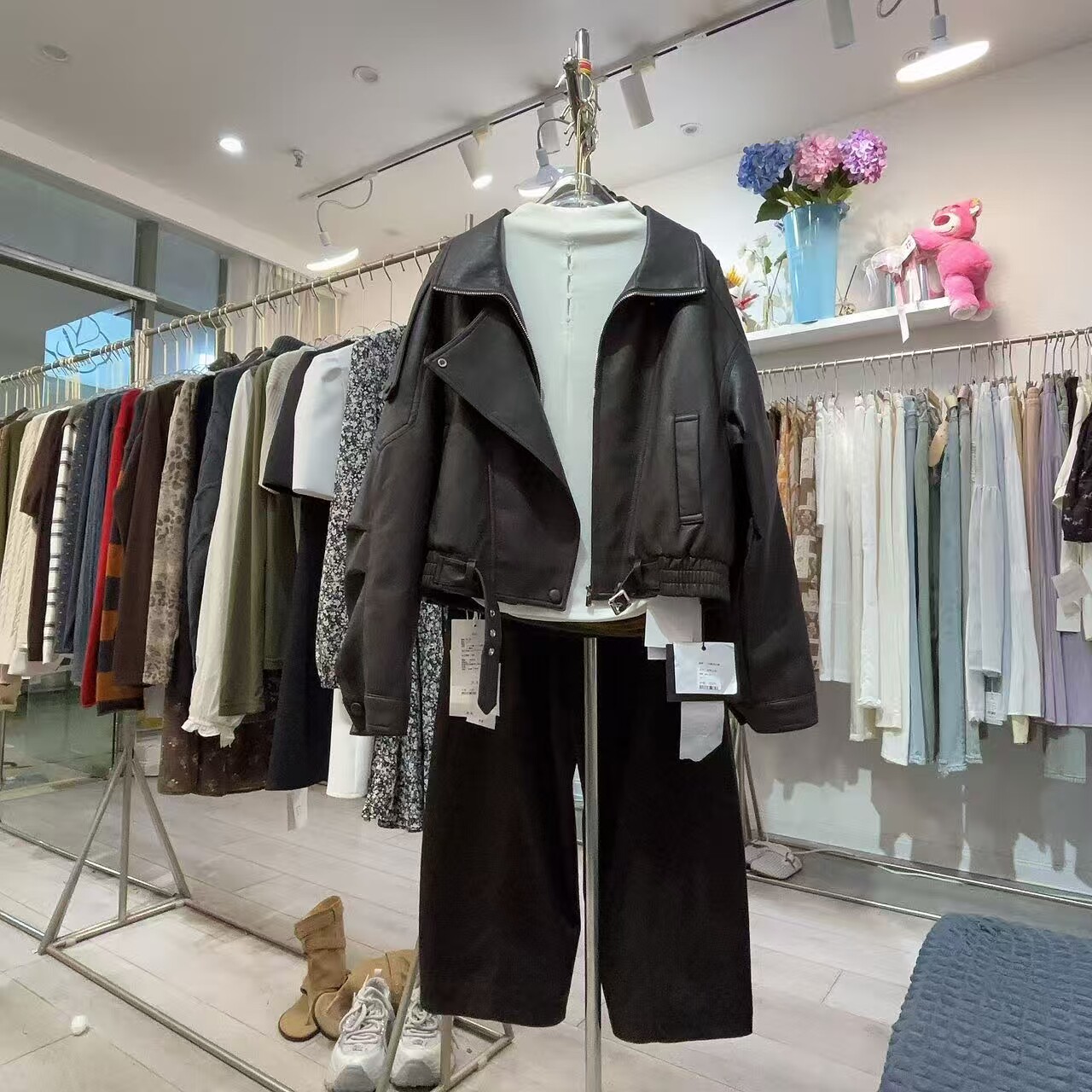 潮流翻领皮衣女短外套2026秋季新款帅气拉链机车服腰带PU皮皮夹克