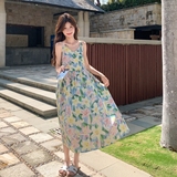 夏日度假风吊带碎花连衣裙女2025新款超火好看高级感减龄收腰长裙，女装连衣裙，杭阁服饰