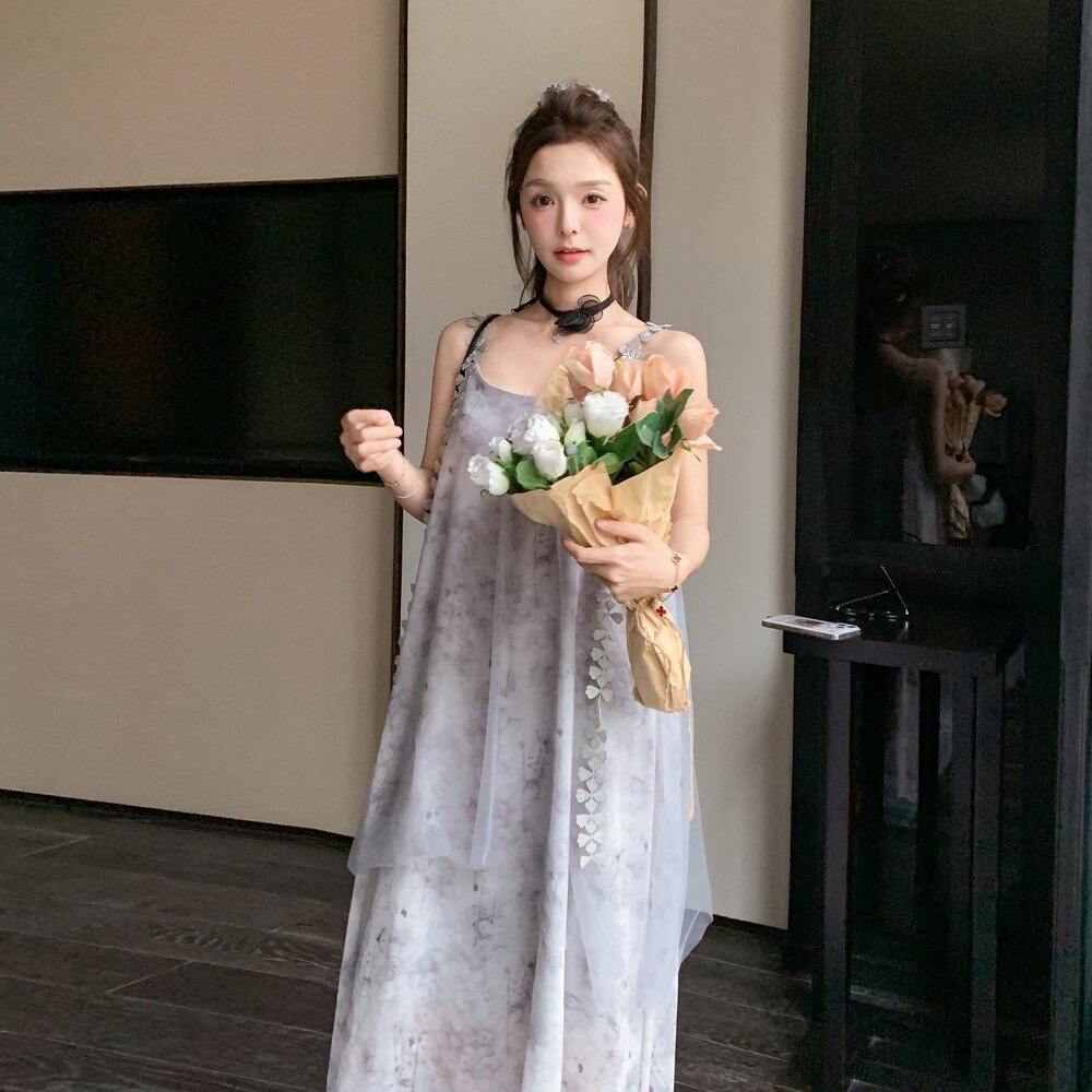 现货2025新款立体花朵风度假风吊带裙8630p125K178,女装连衣裙,杭阁服饰