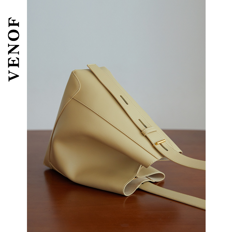 托特包2025流行新款百搭休闲大容量斜挎单肩真牛皮水桶包通勤女式