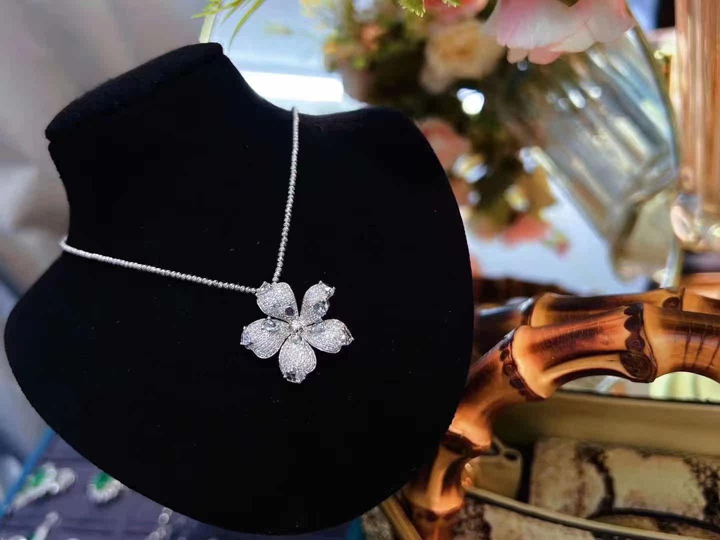 女18k金镶 1.02克拉天然南非高品质钻石玫瑰钻吊坠真金真钻送证书