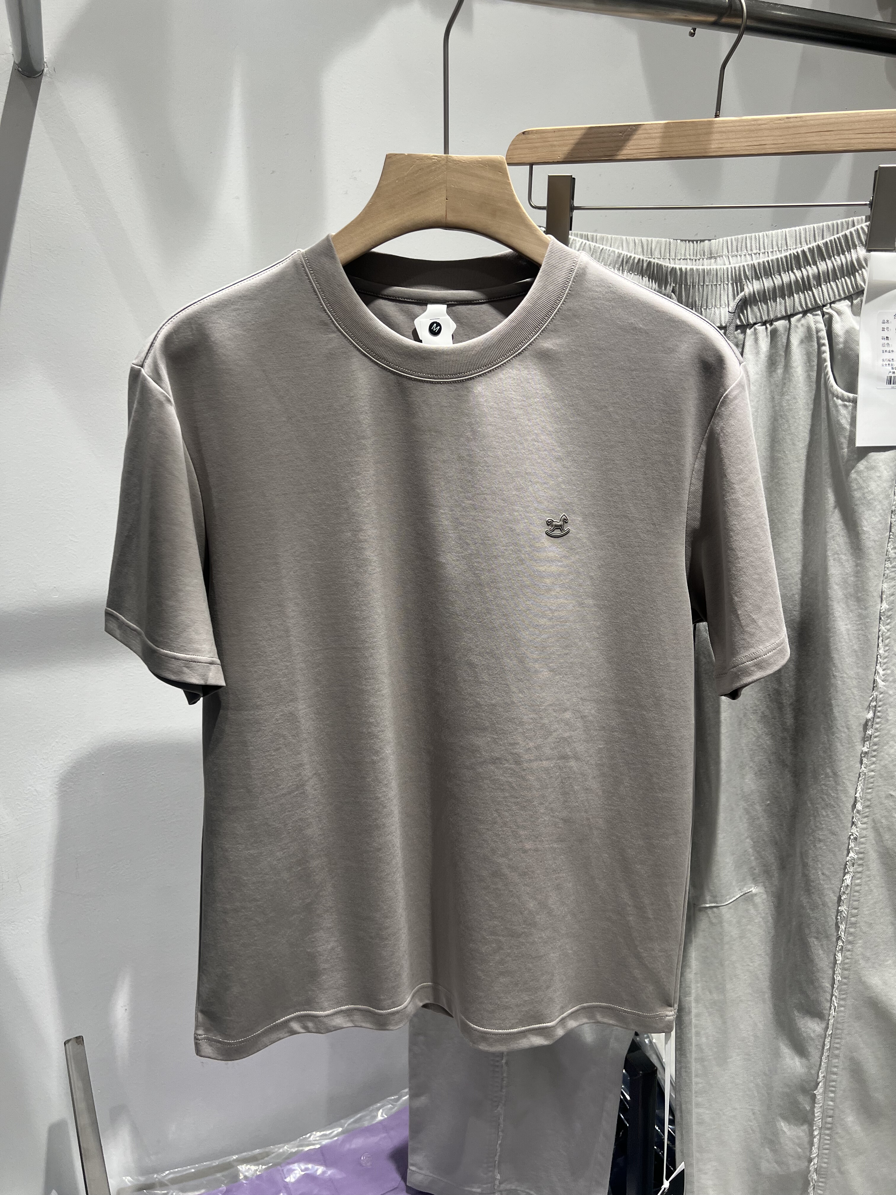 2026夏季新款韩版休闲宽松圆领简约帅气印花小马内搭半袖T恤潮