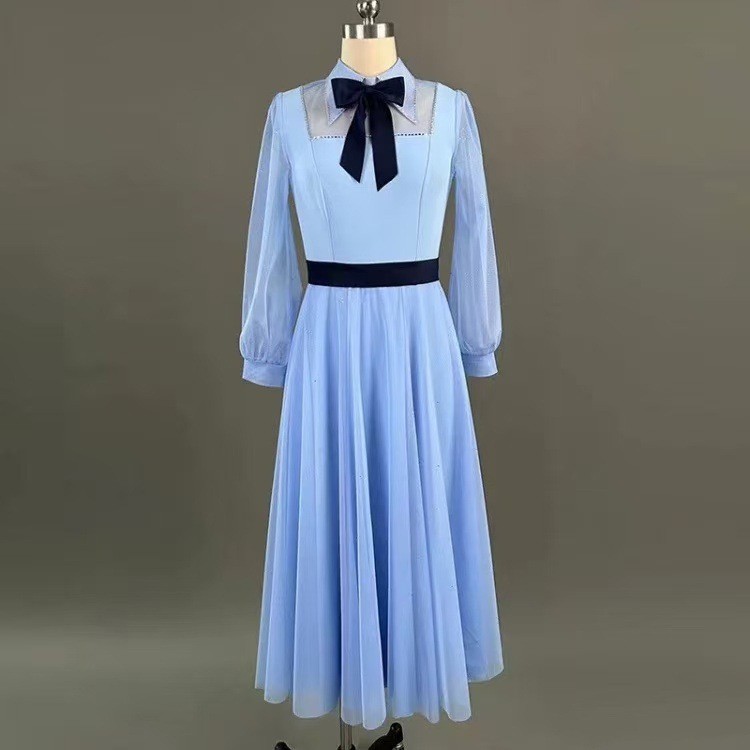 初高中生大合唱团服装诗图片