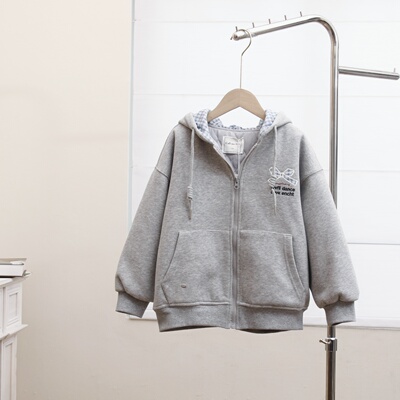 儿童蝴蝶结刺绣加厚连帽外套冬款