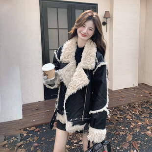 黑色机车风皮毛一体外套女2025冬季新款毛绒绒漂亮短款巨好看上衣