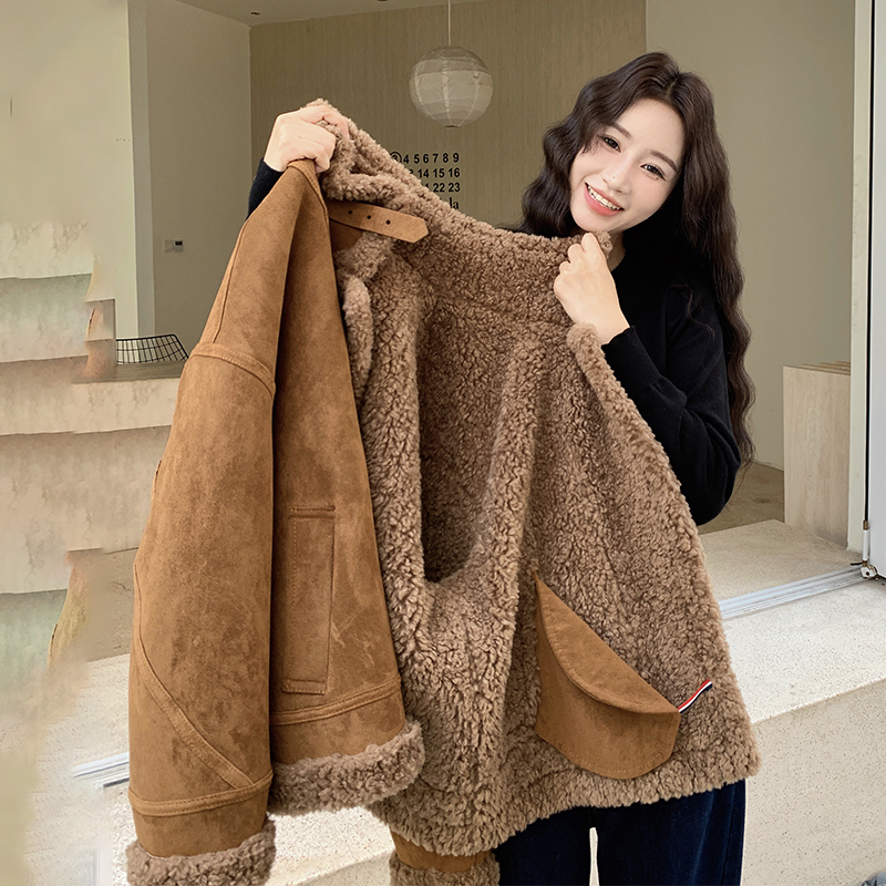 皮毛一体羊羔毛咖色外套女2025冬