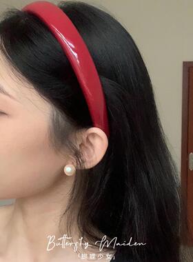 显白红色复古港风pu皮发箍秋冬女高级感头箍高颅顶洋气法式发饰