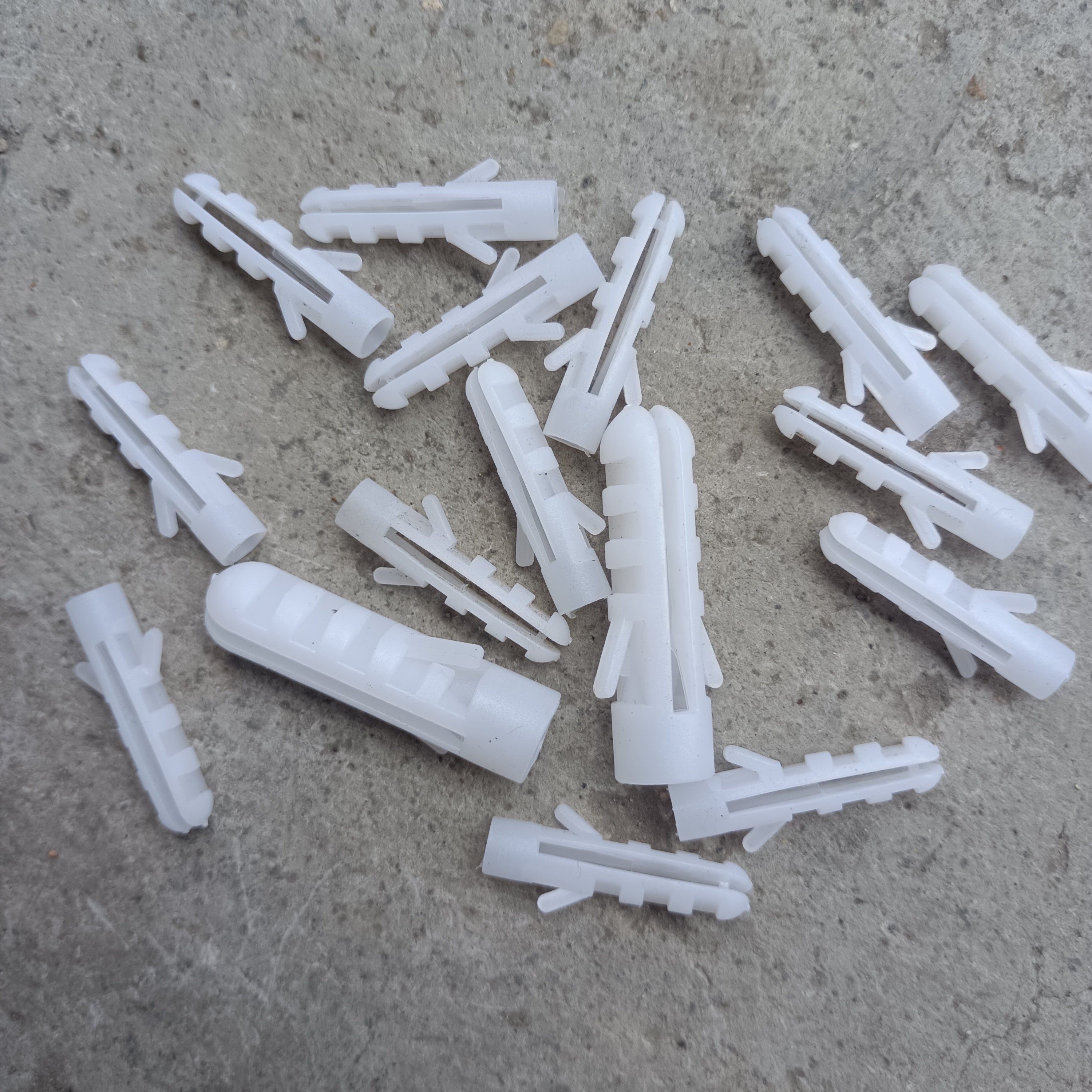 塑料膨胀管 钉 螺丝胶套 带刺  6厘8厘10厘 胶粒防脱特价包邮拉爆