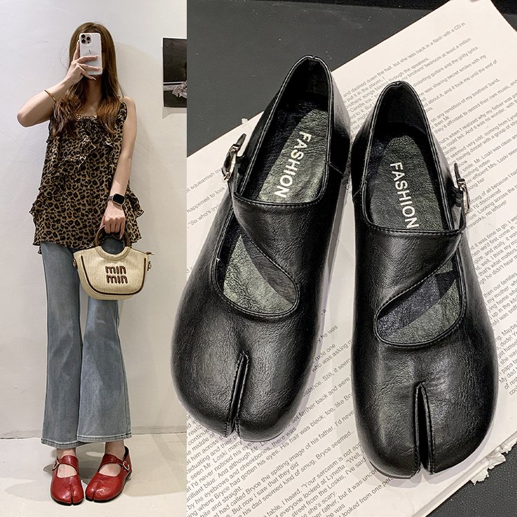 法式复古分趾玛丽珍单鞋女2026夏新款舒适平跟软底百搭休闲小皮鞋