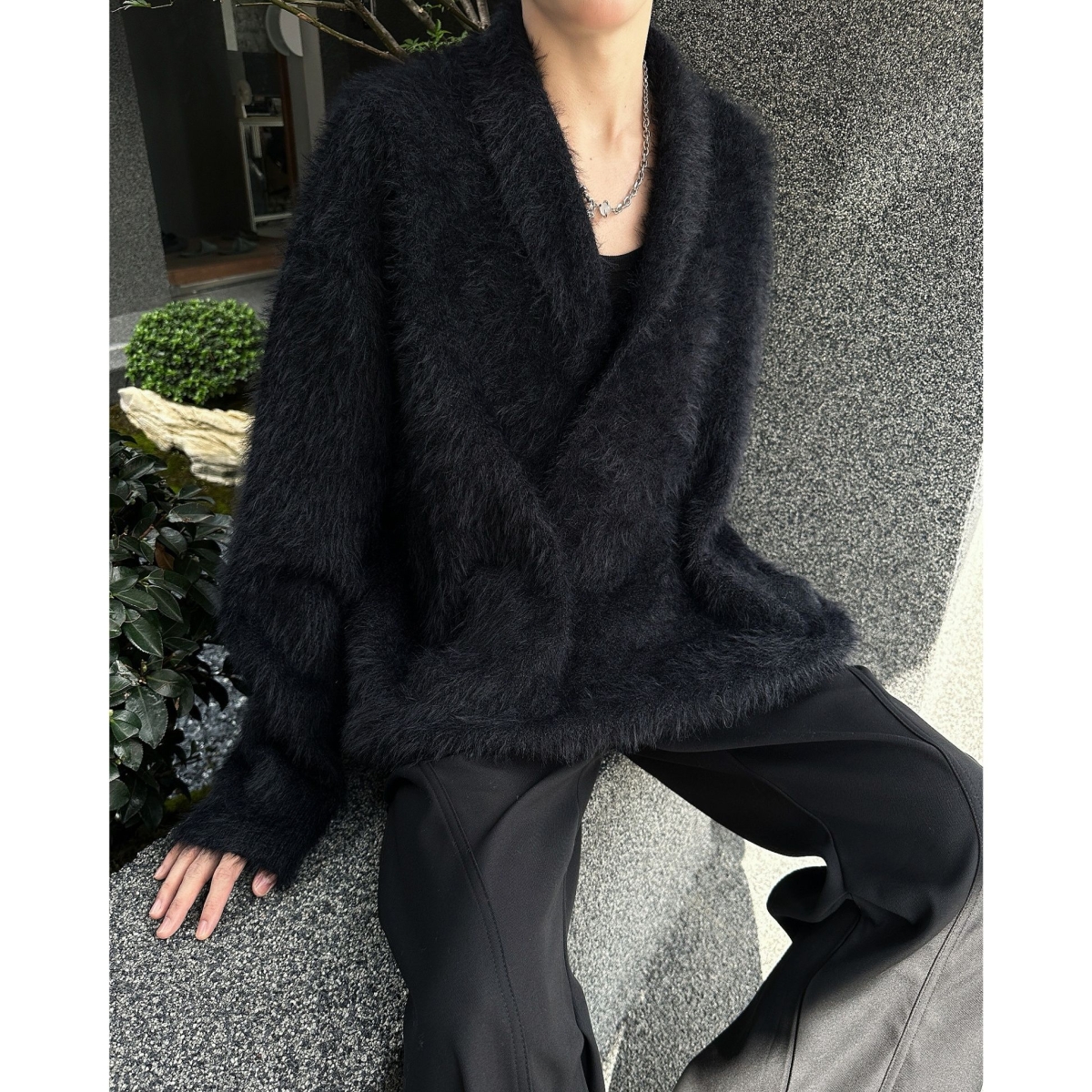 秋季轻熟风设计感大V领垂感针织毛衣男韩版慵懒宽松线衣痞帅外套