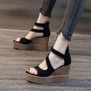 鱼嘴凉鞋女夏外穿厚底坡跟高跟鞋子女2025年新款防水台包跟罗马鞋