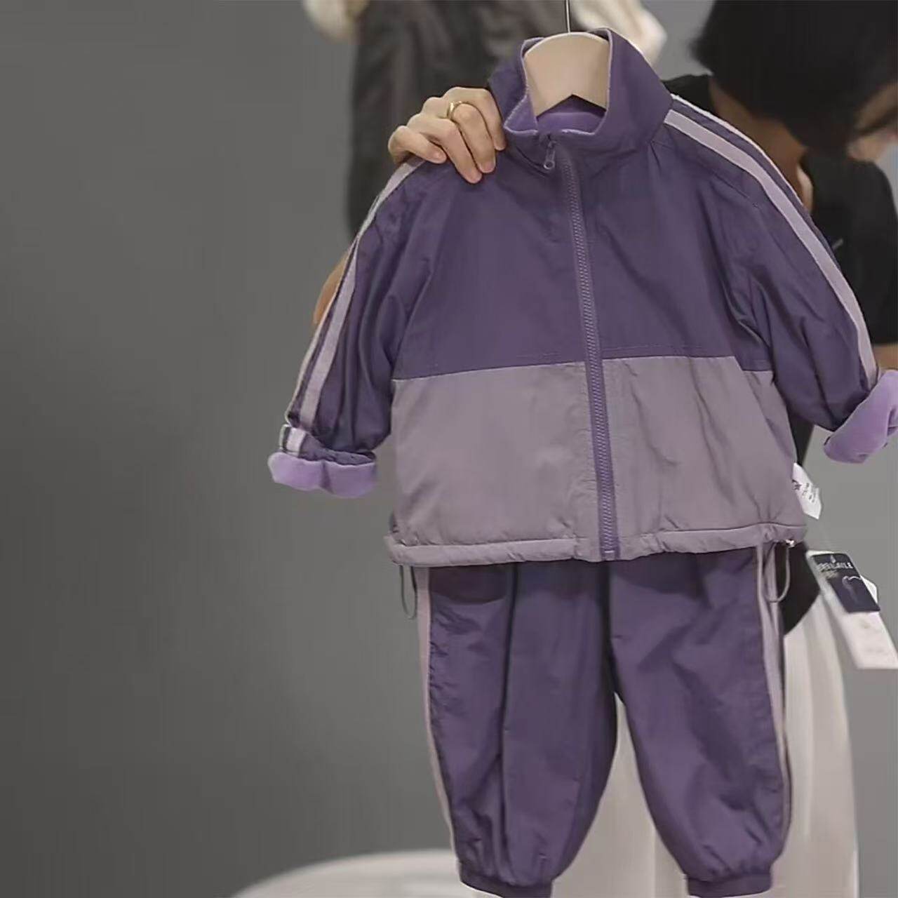 儿童加绒冲锋衣套装2025新款宝宝帅气衣服男童运动风女童外套洋气