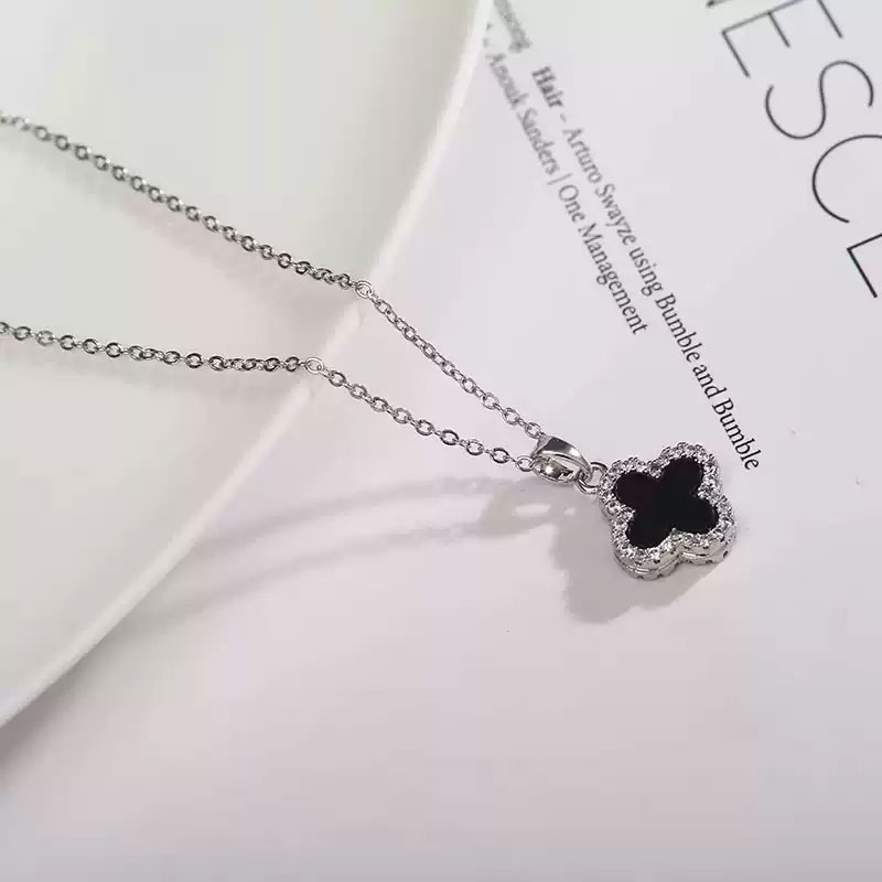 时尚潮流清仓捡漏银黑色双面四叶草项链轻奢简约设计精致感锁骨链