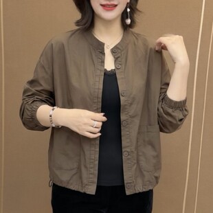 洋气纯色减龄宽松单排扣妈妈外套2026秋季新款时尚圆领长袖衬衫女