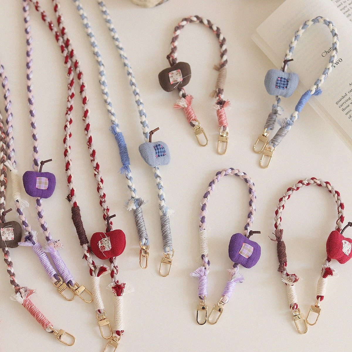 2026新原创韩系布艺水果手编混线手机挂绳斜跨长绳背带跨链麻花绳