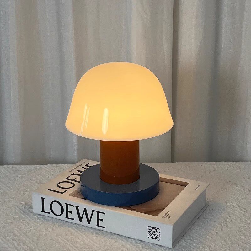 丹麦轻奢充电触摸台灯