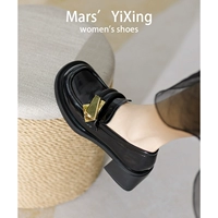 Черная яркая лапша 