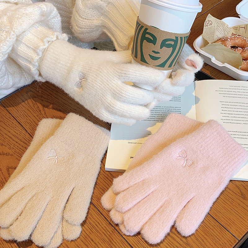 秋冬季新款可爱卡通蝴蝶结毛绒手套女加厚保暖防寒可触屏学生手套