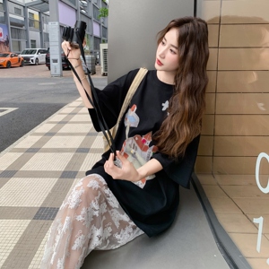 慵懒风时尚套装裙夏季2025新款日系印花宽松T恤蕾丝半身裙两件套图片