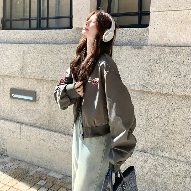 韩版字母刺绣灰色棒球服外套女春秋2025新款超火好看短款夹克上衣,女装短外套,2C196