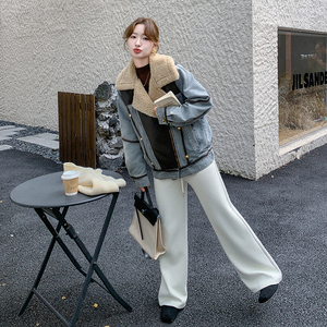 设计感PU皮拼接牛仔派克服女冬季加绒加厚皮毛一体机车羊羔毛外套图片