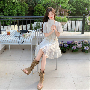 重工刺绣高腰V领连衣裙女夏季2025时尚新款蕾丝花边拼接裙摆裙子图片