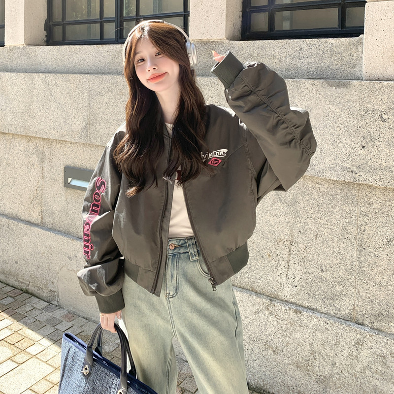 韩版字母刺绣灰色棒球服外套女春秋2025新款超火好看短款夹克上衣图片