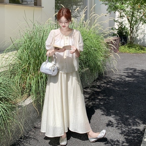 清冷感气质套装裙女2025夏季新款优雅大气泡泡袖上衣半身裙两件套图片