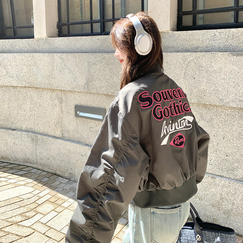韩版字母刺绣灰色棒球服外套女春秋2025新款超火好看短款夹克上衣,女装短外套,2C196