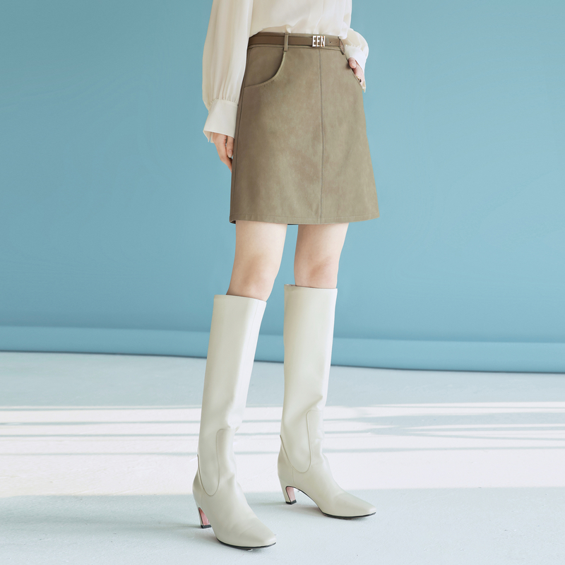 【商场同款】伊芙丽A字显瘦遮胯短款PU皮裙半身裙2024秋1F2140301