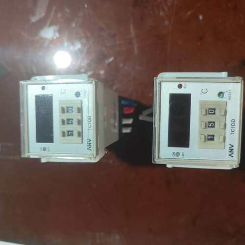 V士研TC1DD温度控制器，拆机件，原装正品，带底座，功--议价商品