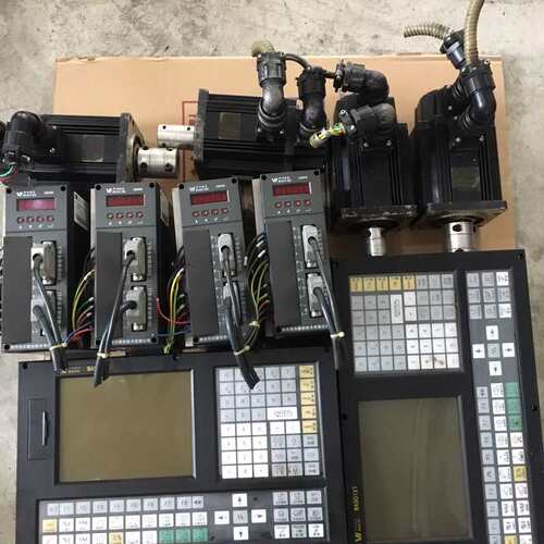 华兴数控WA901XT带伺服驱动器电机两套--议价商品