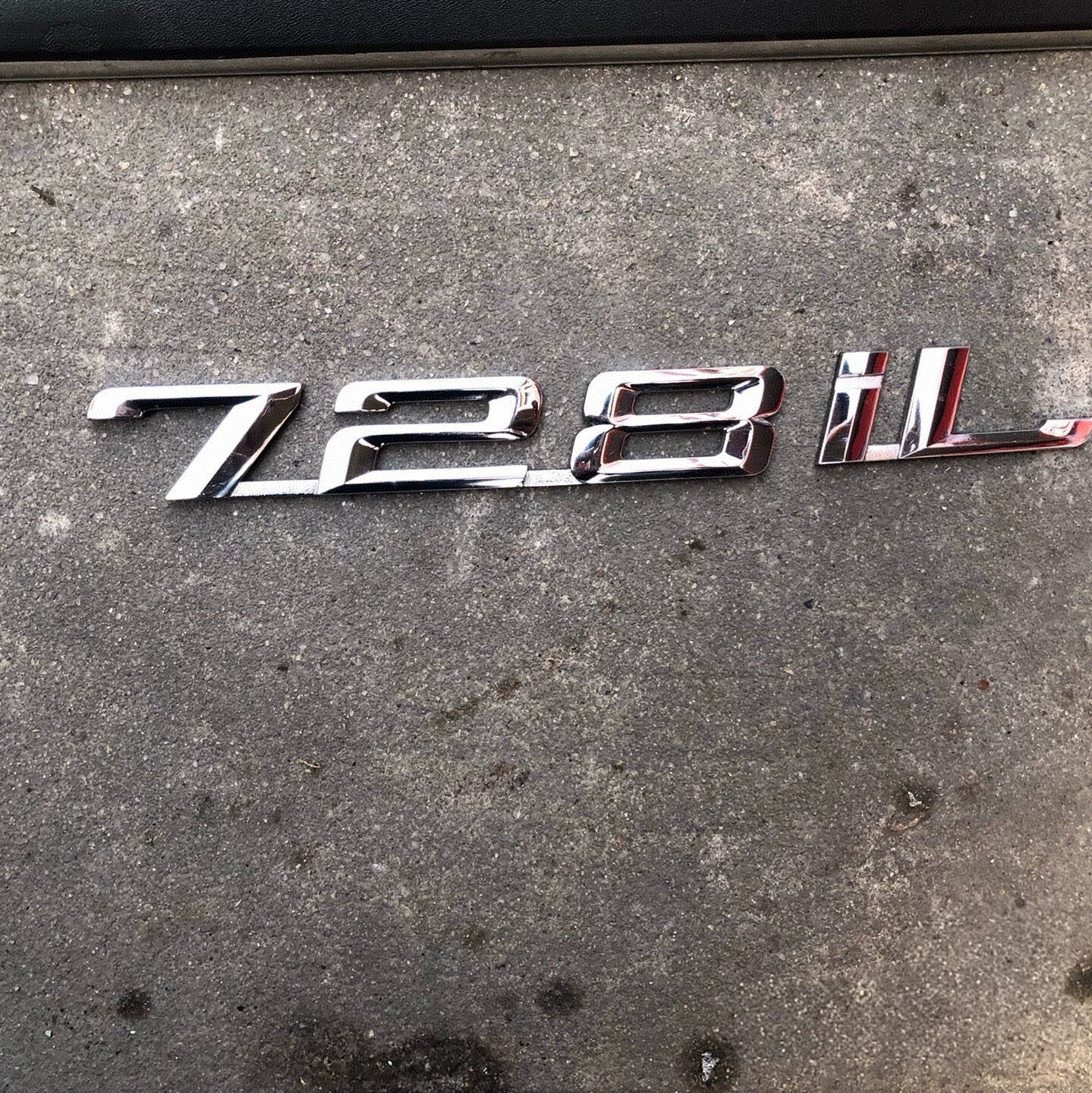 宝马E38 728 740iL尾盖字标，成色完美，728 740都有现货。