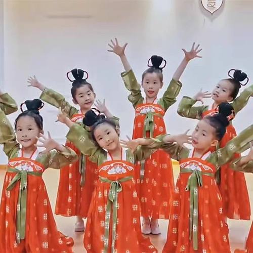 小唐俑舞蹈儿童汉服唐宫夜宴舞台