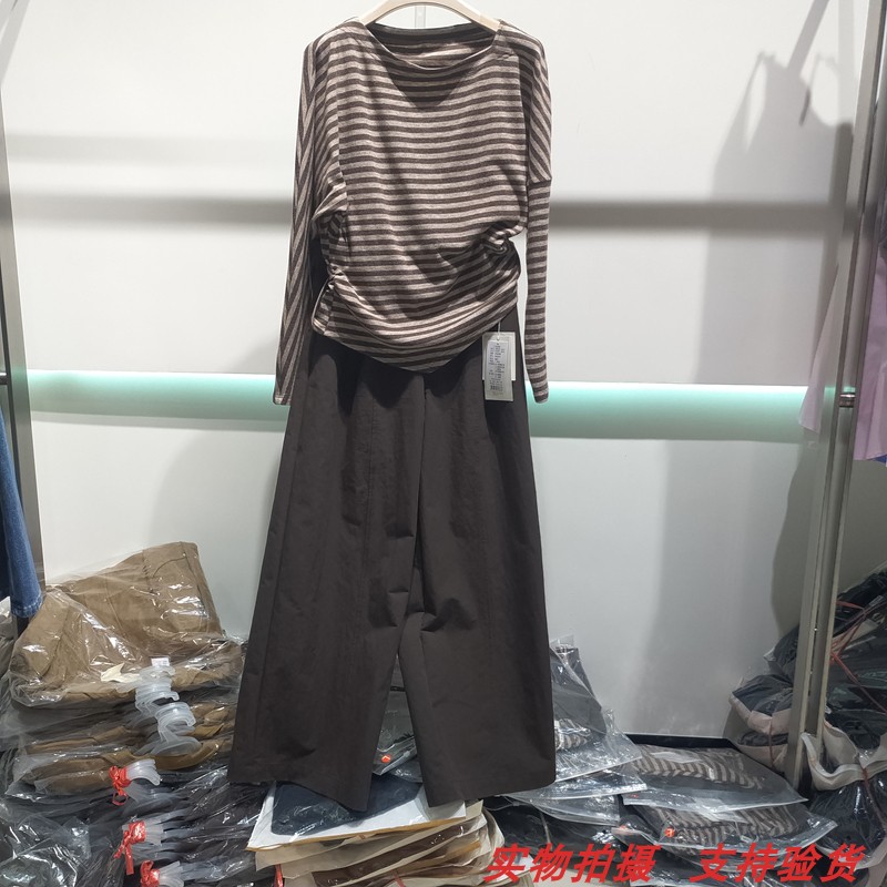 秋季两件套女条纹一字领蝙蝠袖