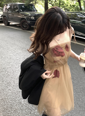 KKK STUDIO卡其色吊带网纱连衣裙女秋冬法式仙气复古宽松a字短裙