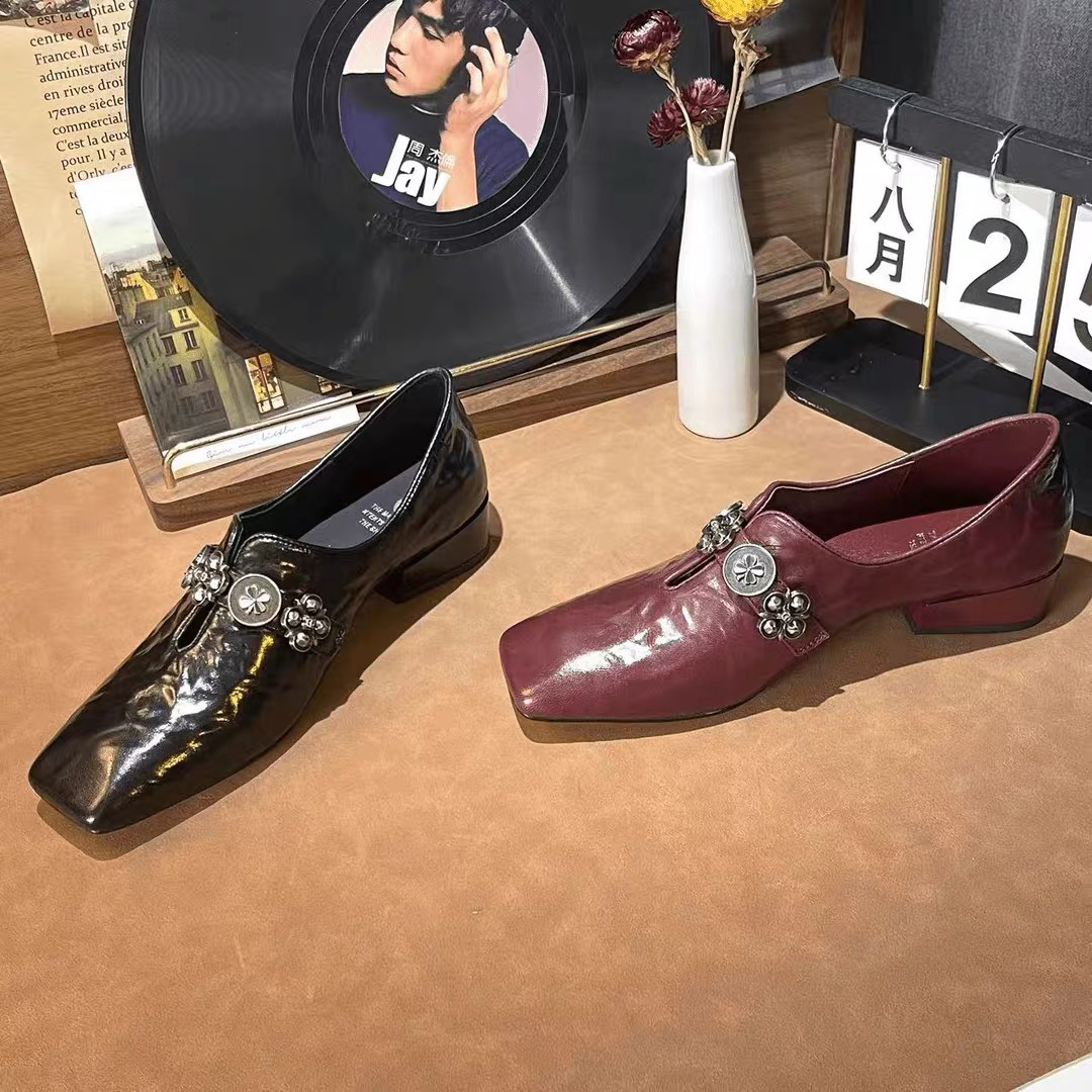 《米粒严选》广州高货手工鞋手抓纹羊皮材质舒适平底鞋2399