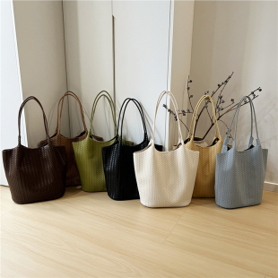 小脏柜 高级感气质手提单肩水桶编织包大容量通勤托特包 2026新款