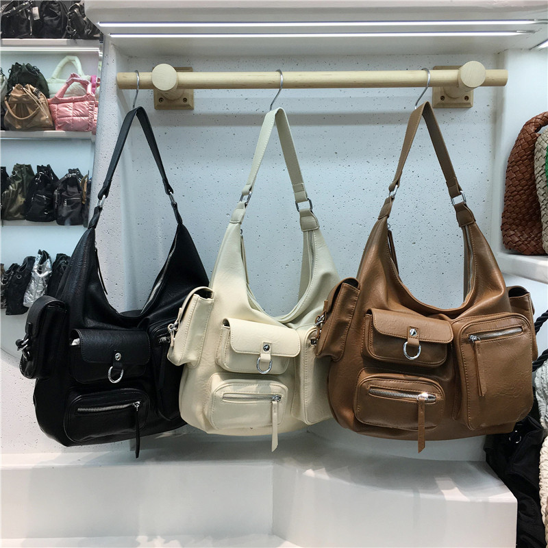 小脏柜 大容量复古机车包软皮单肩包2024新款辣妹多口袋通勤女包