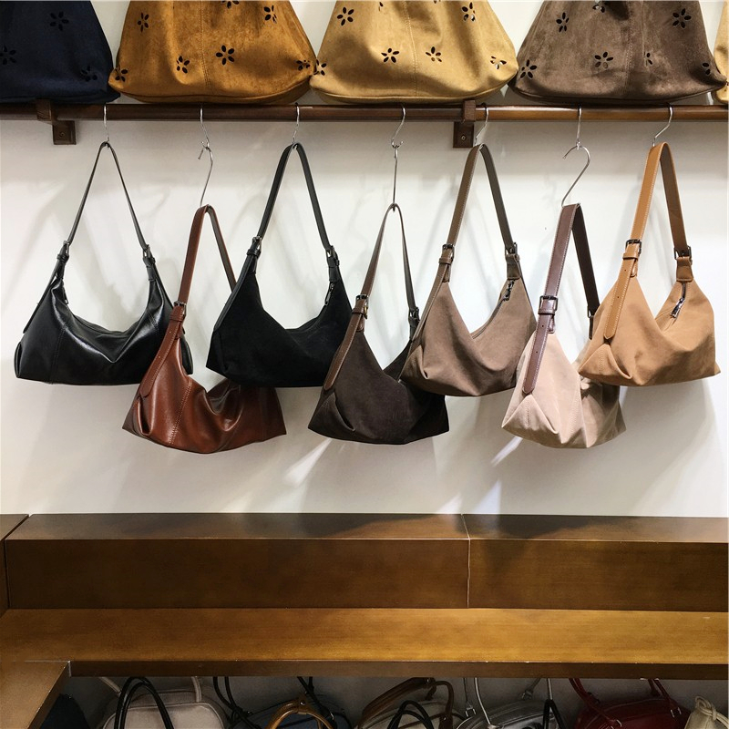 小脏柜 2025秋冬复古麂皮绒面休闲通勤手提腋下hobo包斜挎饺子包