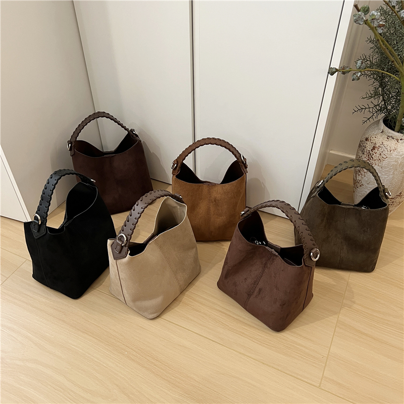 小脏柜 新款菜篮子手拎水桶包秋冬绒面撞色搭配简约手提斜挎包包