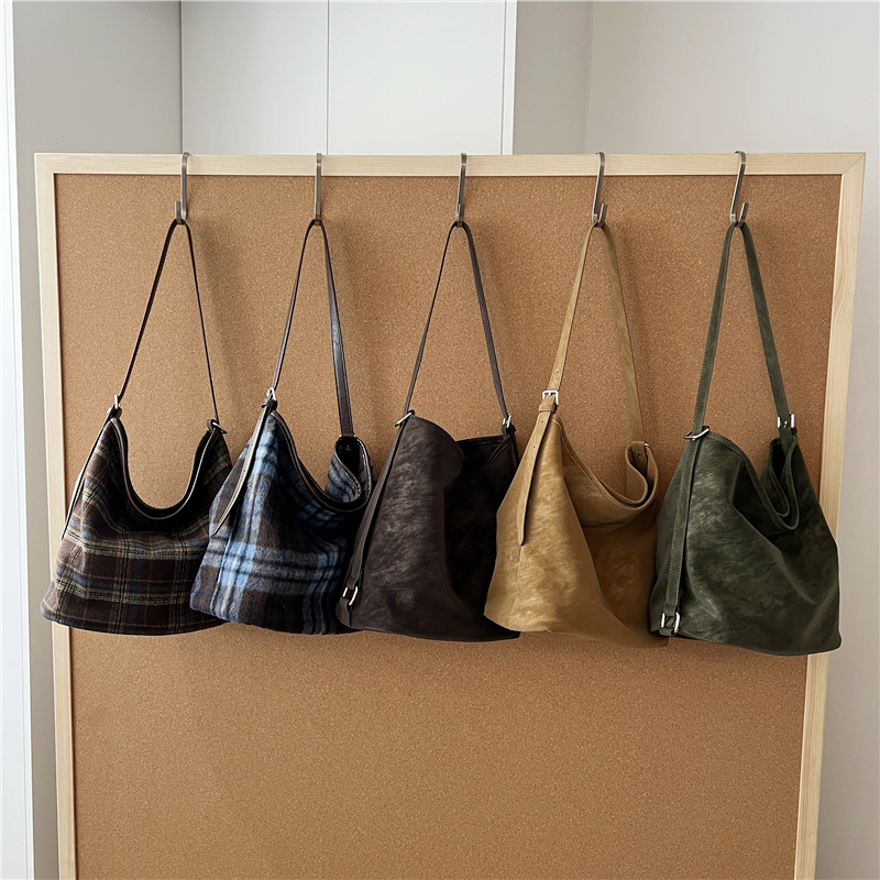 小脏柜 小众ins秋季复古风格子水桶包休闲百搭通勤单肩斜挎托特包