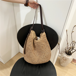 小脏柜 大号自制小众设计手工编织草编包单肩斜挎度假沙滩水桶包
